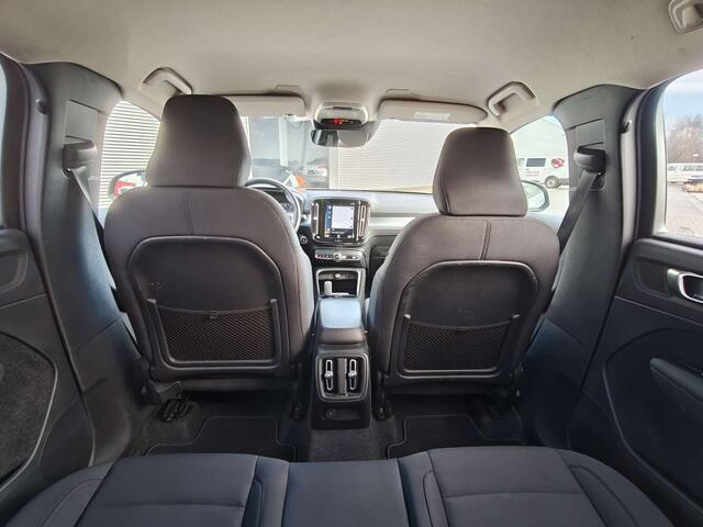 Volvo XC40 Momentum Pro 2WD