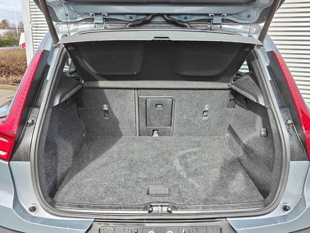 Volvo XC40 Momentum Pro 2WD