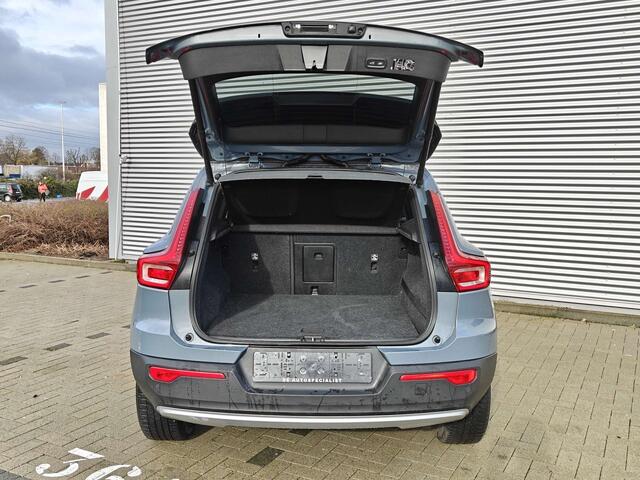 Volvo XC40 Momentum Pro 2WD