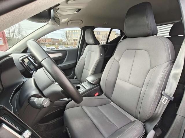 Volvo XC40 Momentum Pro 2WD