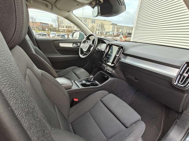 Volvo XC40 Momentum Pro 2WD