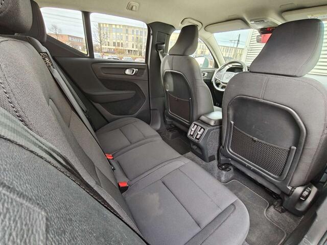 Volvo XC40 Momentum Pro 2WD