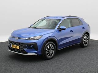 VOLKSWAGEN T-Roc 1.5 eTsi Life First Edition | Trekhaak | Stoel- & Stuurverwarming | Dodehoek detectie | Camera |