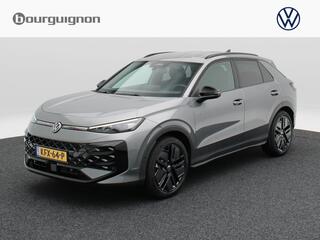 VOLKSWAGEN T-Roc 1.5 eTsi R-Line First Edition | Trekhaak | Black Style | Full LED | Stoel- & Stuurverwarming | Camera |