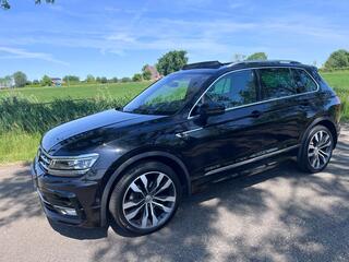 VOLKSWAGEN TIGUAN 1.5 TSI ACT Highline Business R, pano, trekhaak