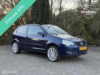 VOLKSWAGEN POLO 1.4-16V Optive