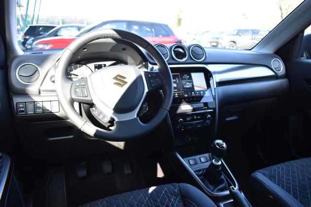 Suzuki Vitara 1.4 Boosterjet Smart Hybrid Style 111pk | Direct leverbaar | Cruise Control | Climate Control | Parkeersensoren | Navigatie |