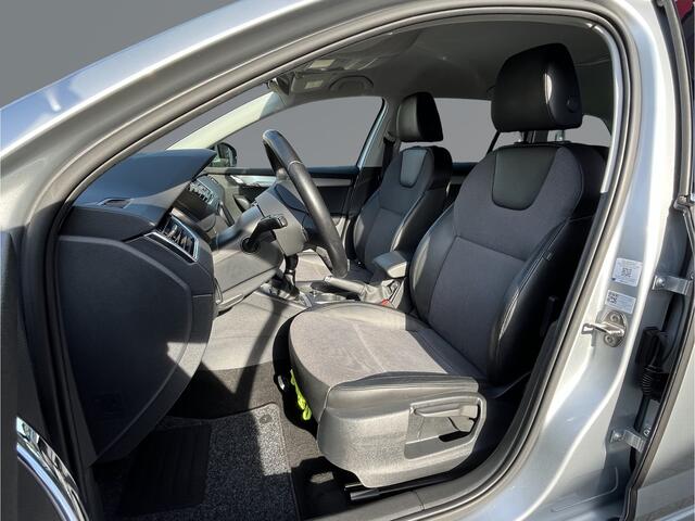 Skoda Octavia Combi 1.0 TSI Greentech Business Edition Carplay, Cruise, Parkeersensoren, LM velgen.