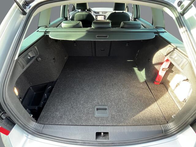 Skoda Octavia Combi 1.0 TSI Greentech Business Edition Carplay, Cruise, Parkeersensoren, LM velgen.