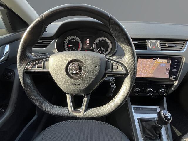Skoda Octavia Combi 1.0 TSI Greentech Business Edition Carplay, Cruise, Parkeersensoren, LM velgen.