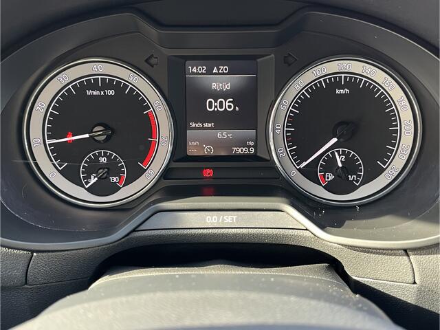 Skoda Octavia Combi 1.0 TSI Greentech Business Edition Carplay, Cruise, Parkeersensoren, LM velgen.