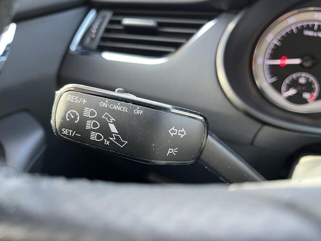 Skoda Octavia Combi 1.0 TSI Greentech Business Edition Carplay, Cruise, Parkeersensoren, LM velgen.