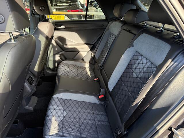 Volkswagen T-ROC 1.5 TSI R-Line Edition 150PK / LED KOPLAMPEN / ACHTERUITRIJCAMERA / CARPLAY
