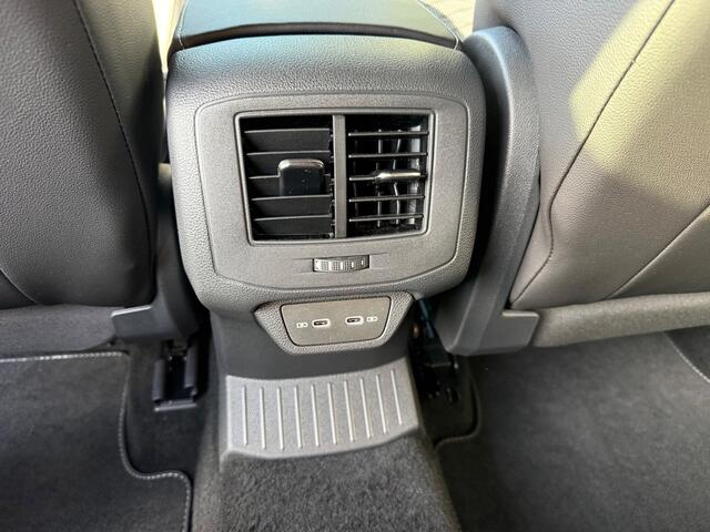 Volkswagen T-ROC 1.5 TSI R-Line Edition 150PK / LED KOPLAMPEN / ACHTERUITRIJCAMERA / CARPLAY