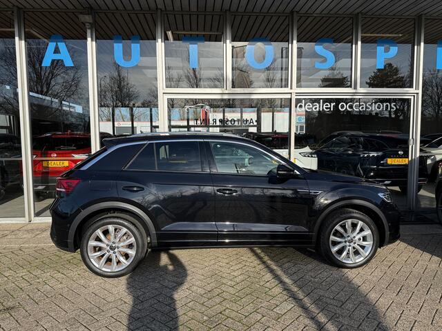 Volkswagen T-ROC 1.5 TSI R-Line Edition 150PK / LED KOPLAMPEN / ACHTERUITRIJCAMERA / CARPLAY