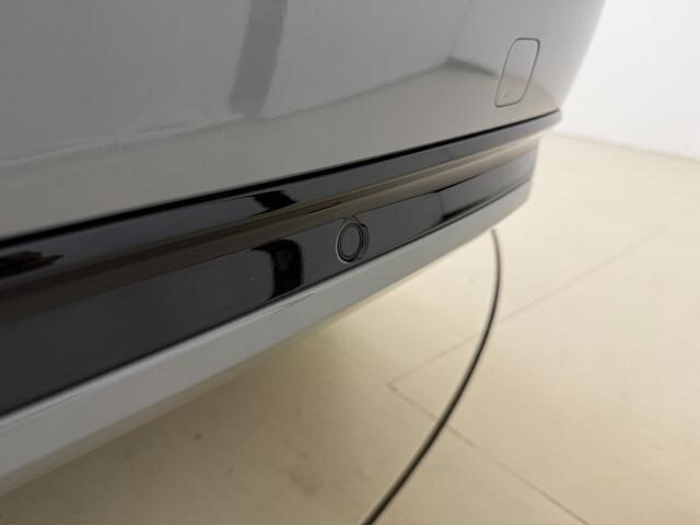 Volvo XC90 T8 455pk AWD Ultra Dark / �7500,- voordeel korting /  / DIRECT LEVERBAAR / MY26 / Luchtvering / El. Trekhaak / Getint glas /