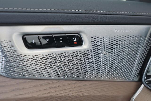 Volvo XC90 T8 Recharge AWD Ultra Dark - Luchtvering - Panorama/schuifdak - IntelliSafe Assist & Surround - 360� Camera - Bowers & Wilkins audio - Adaptieve 