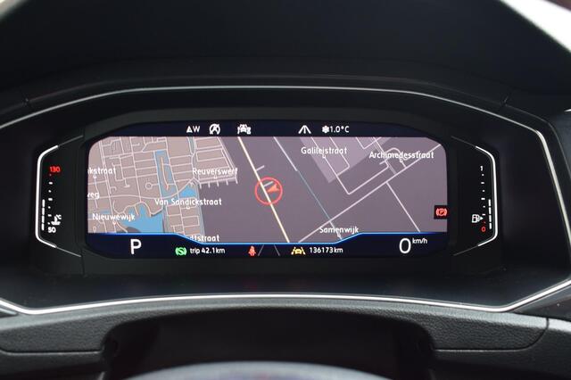 Volkswagen T-ROC 1.5 TSI DSG Aut. R Line Sport Carplay | PDC