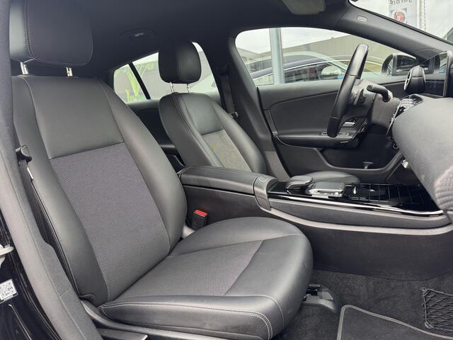 Mercedes-Benz CLA Shooting Brake 180 Business Solution