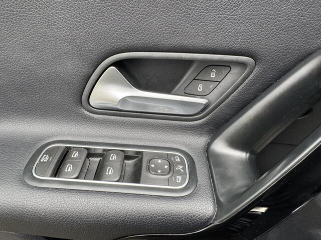 Mercedes-Benz CLA Shooting Brake 180 Business Solution