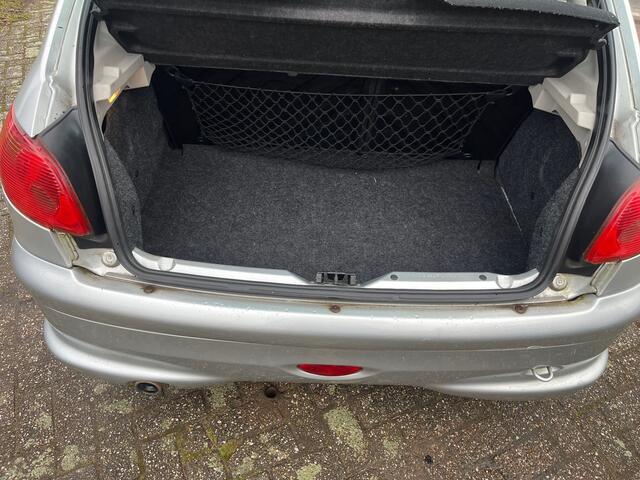 Peugeot 206 1.6-16V Air-line 3 AUTOMAAT 147 DKM NAP Airco