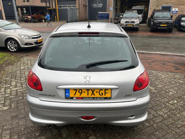Peugeot 206 1.6-16V Air-line 3 AUTOMAAT 147 DKM NAP Airco
