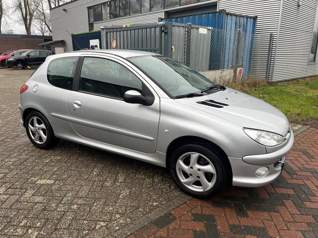 Peugeot 206 1.6-16V Air-line 3 AUTOMAAT 147 DKM NAP Airco