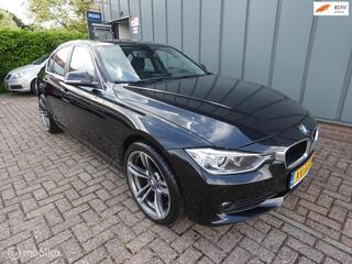 BMW 3-SERIE 318d High Executive AIRCO//NAVI//CRUISE//STOELVERWARMING//CV+AB