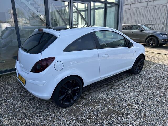 Opel Corsa 1.4-16V Edition Zeer Nette Auto Nap