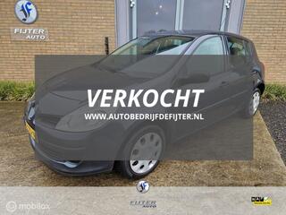 RENAULT CLIO 1.2-16V Dynamique 5Drs Airco