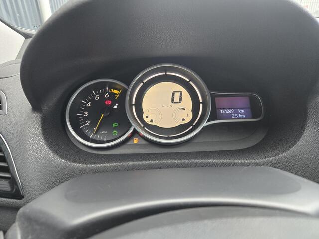 Renault Megane Coup� 1.6 16v Airco Cruise 17inch Stoer ?