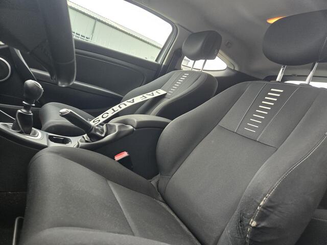 Renault Megane Coup� 1.6 16v Airco Cruise 17inch Stoer ?