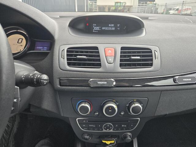 Renault Megane Coup� 1.6 16v Airco Cruise 17inch Stoer ?