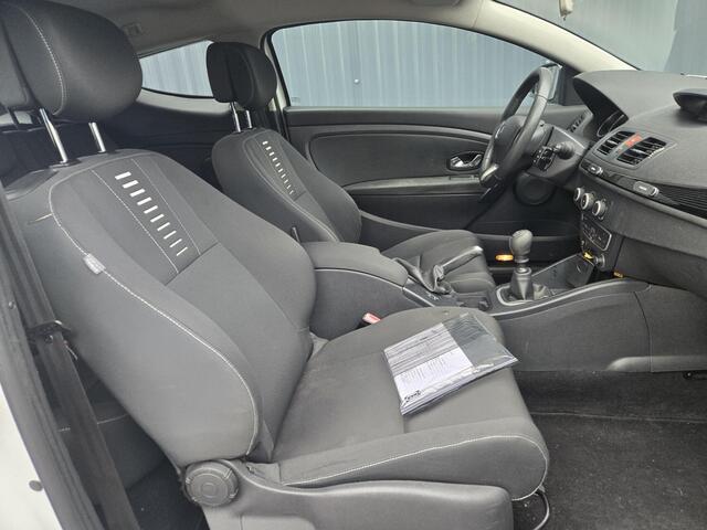 Renault Megane Coup� 1.6 16v Airco Cruise 17inch Stoer ?