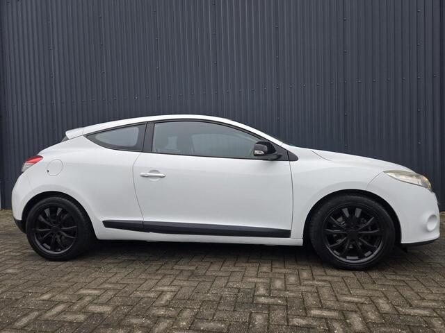 Renault Megane Coup� 1.6 16v Airco Cruise 17inch Stoer ?