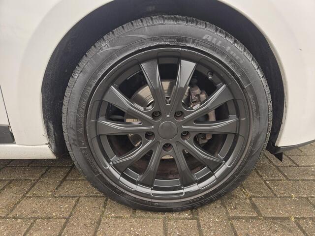Renault Megane Coup� 1.6 16v Airco Cruise 17inch Stoer ?