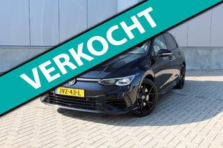 VOLKSWAGEN GOLF 8 R 2.0 TSI 320PK PERF AKRAPOVIC PANO VOL! LEDER H&K