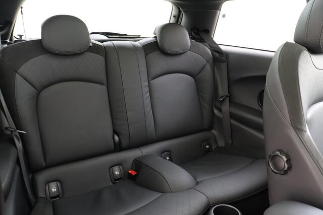 Mini John Cooper Works 3-Deurs COOPER INCL. ZOMER/WINTERSET -PANO.DAK|AERO|KEYLESS|STOEL/STUURVERW.|MULTIMEDIA|PRIVACY.GLAS|17