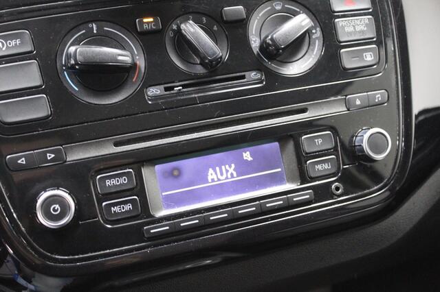 Volkswagen UP 1.0 move up BlueMotion | Airco | Goed onderhouden | Scherm | Sportvelgen