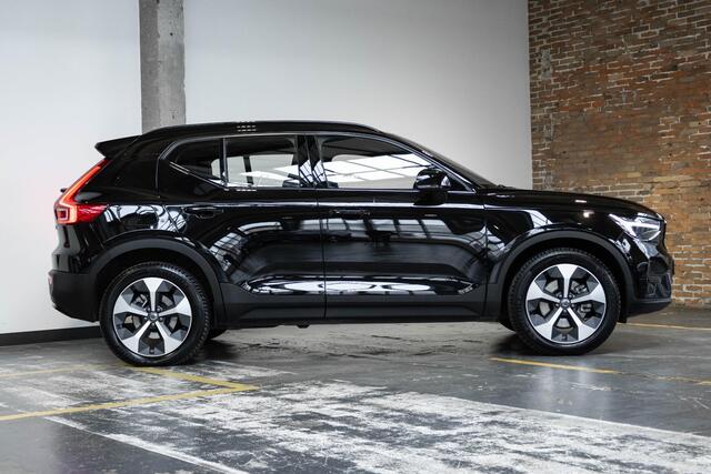 Volvo XC40 B4 Plus Dark | Trekhaak Semi-elektrisch | Adaptieve Cruise Control | Pilot Assist | Verwarmbare voorstoelen | Verwarmbaar stuurwiel | Blind Spot 