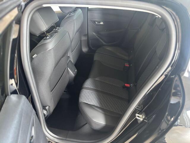 Peugeot 208 Allure Hybrid + Camera360/Navi/Keyless