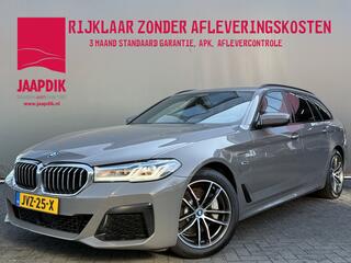 BMW 5-SERIE Touring BWJ 2022 530e xDrive 293 PK High Executive M-Sport AUTOMAAT | TREKHAAK ELEKTR. | STOELVERW. | KEYLESS | ELEKTR. VERSTELBAAR | ADAPTIVE CRUISE | NAVI | CLIMA | CAMERA | PDC | LMV