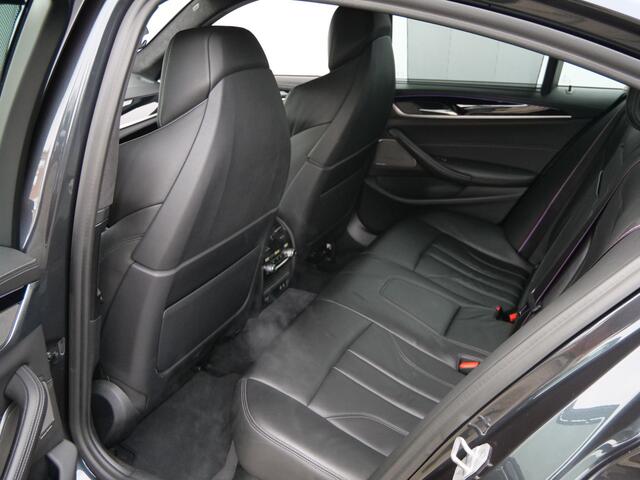 BMW M5 5-serie 600 Pk Automaat Navi / Leer / Airco achter