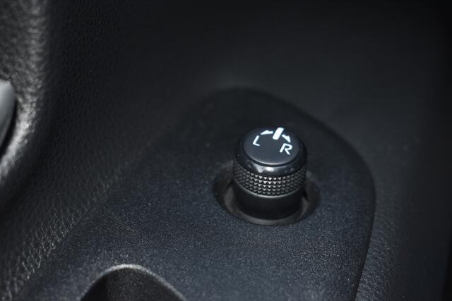 Toyota Aygo X 1.0 VVT-i S-CVT First Limited Automaat 72pk | Keyless entry | Cruise control | Achteruitrijcamera | PDC voor en achter |