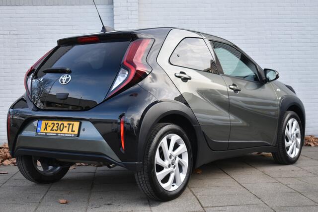 Toyota Aygo X 1.0 VVT-i S-CVT First Limited Automaat 72pk | Keyless entry | Cruise control | Achteruitrijcamera | PDC voor en achter |