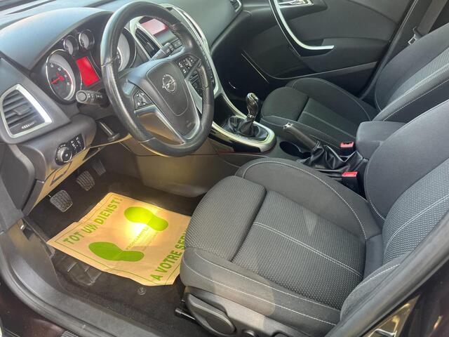 Opel Astra Sports Tourer 1.6 Turbo Cosmo 180Pk / LM / Airco