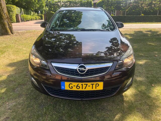 Opel Astra Sports Tourer 1.6 Turbo Cosmo 180Pk / LM / Airco