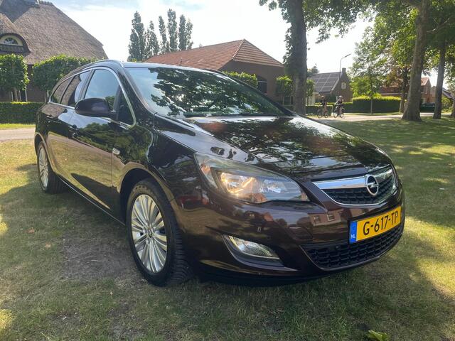 Opel Astra Sports Tourer 1.6 Turbo Cosmo 180Pk / LM / Airco