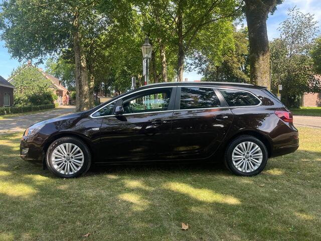 Opel Astra Sports Tourer 1.6 Turbo Cosmo 180Pk / LM / Airco
