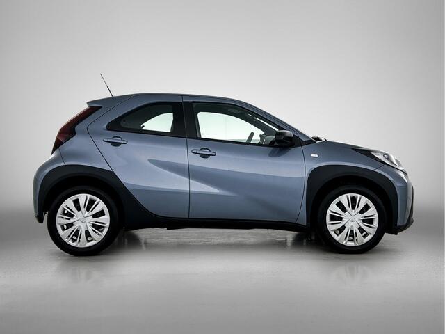 Toyota Aygo X 1.0 VVT-i MT Play | Draadloze Apple Carplay/ Android Auto | Achteruitrijcamera |